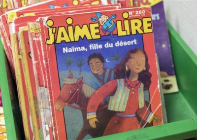 I like to read - Naima, desert girl